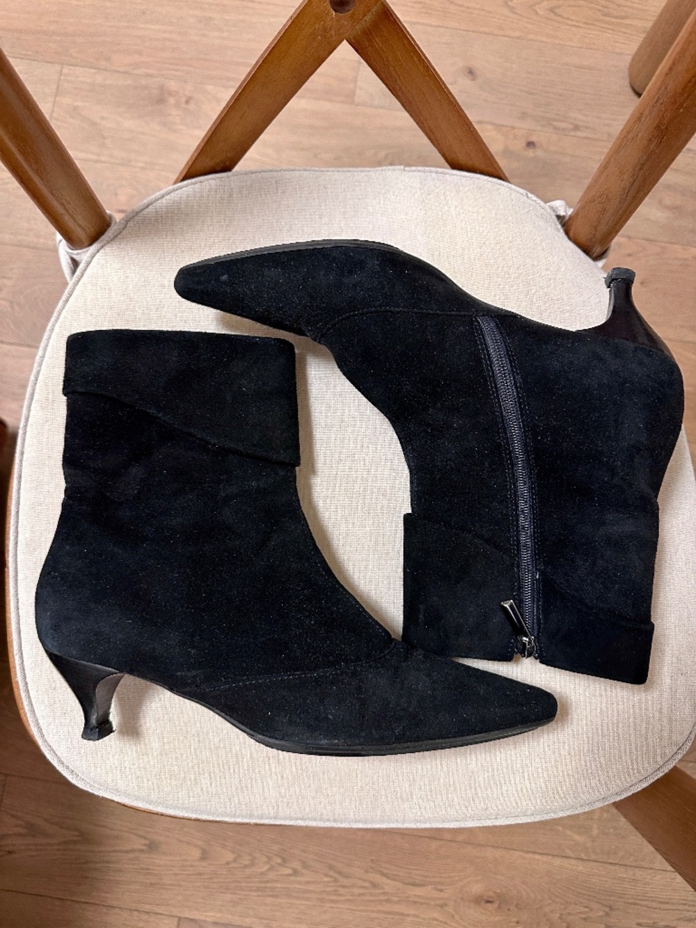 Aquatalia Black Suede Kitten-Heel Booties